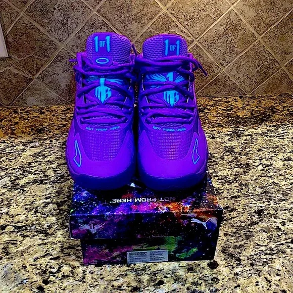 I am selling purple puma lamelo ball shoes that is the size of